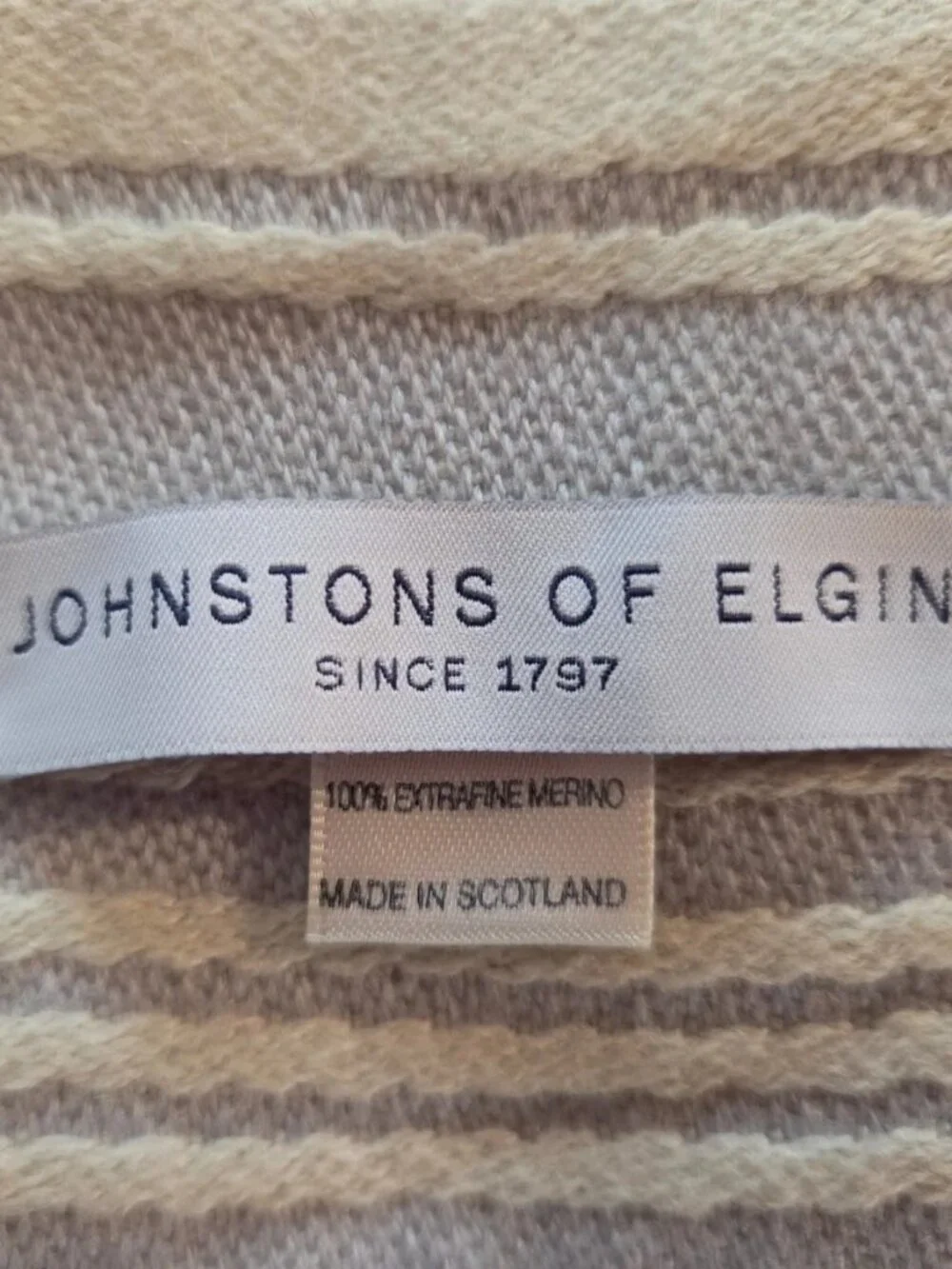 Johnstons of Elgin 100% extrafine merino wool fringed scarf; made in Scotland